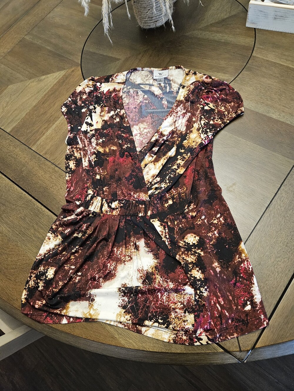 Worthington's Abstract Print V-Neck Top in Burgundy